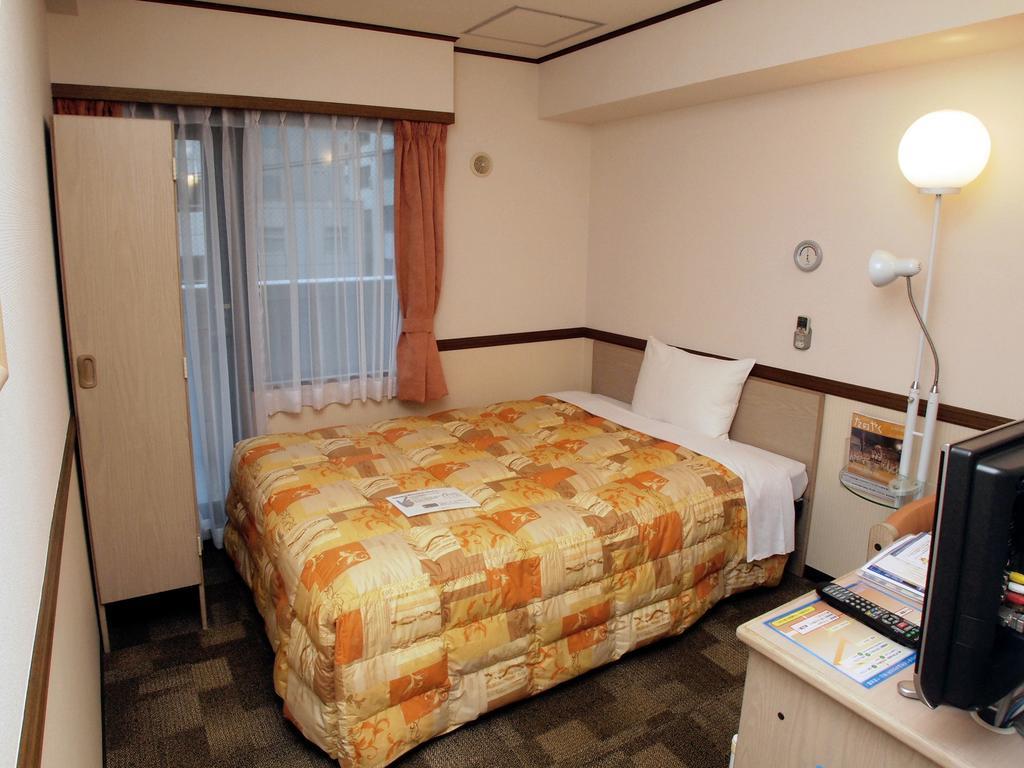 Toyoko Inn Hokkaido Sapporo-Eki Nishi-Guchi Hokudai Mae מראה חיצוני תמונה