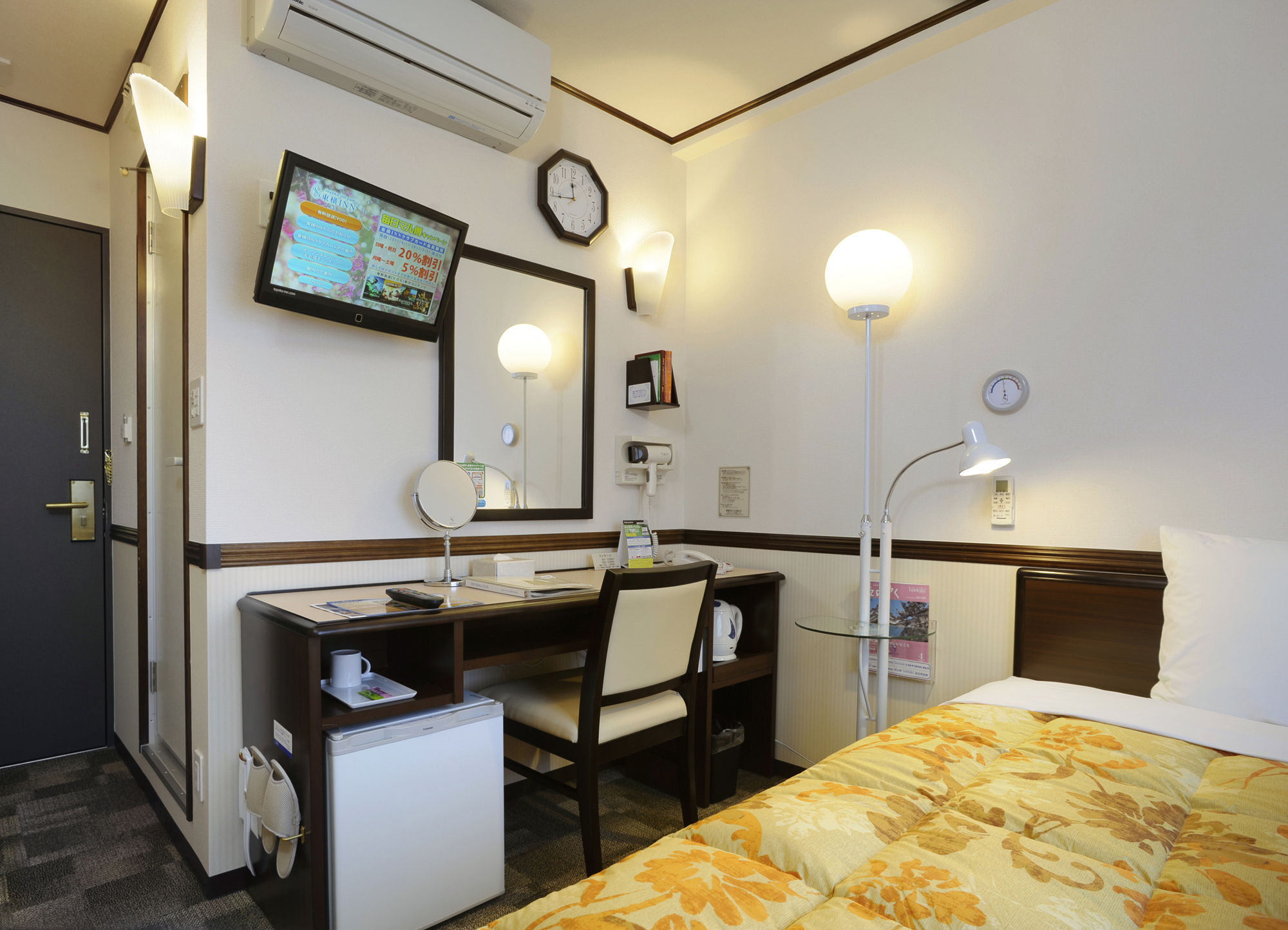 Toyoko Inn Hokkaido Sapporo-Eki Nishi-Guchi Hokudai Mae מראה חיצוני תמונה